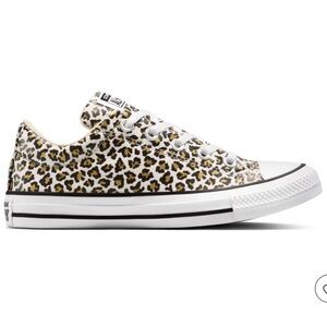 Converse Chuck Taylor All Star Low Leopard Women’s size 8.5 NEW!!!